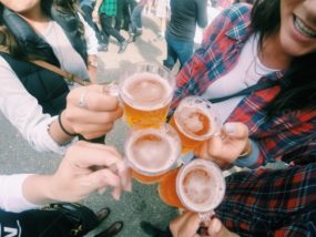 楽しい飲み会のイメージ